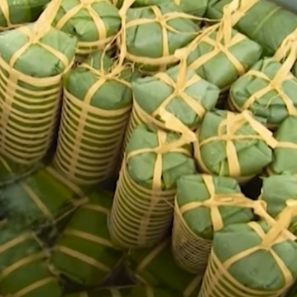 Bánh Chưng Dài Truyền Thống Bờ Đậu
